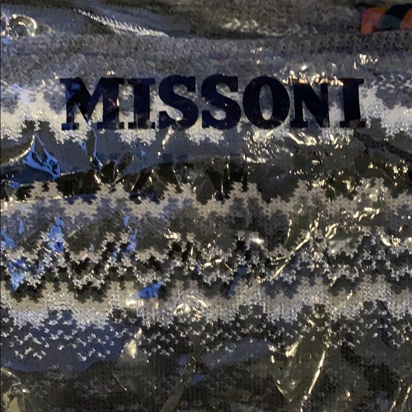 Missoni Scarf BNWT🖤 - Picture 5 of 7